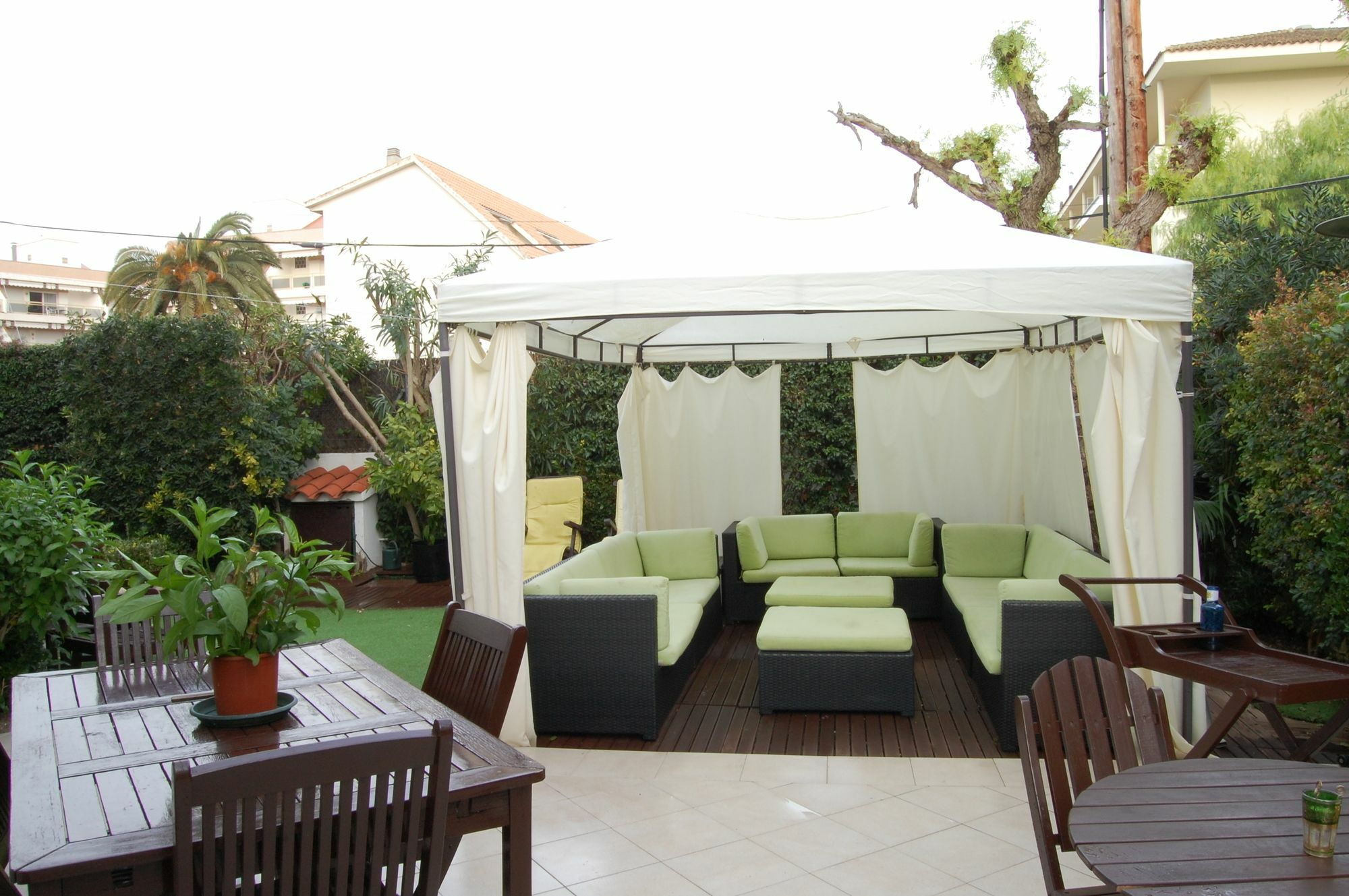 New Opening Villa Oasis Terramar Sitges Eksteriør billede