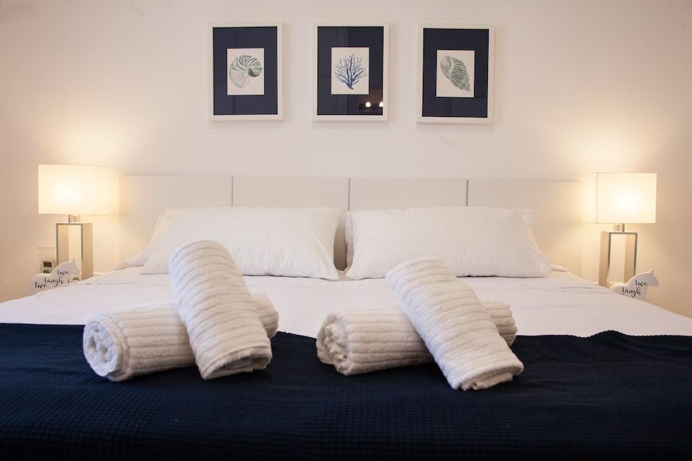 New Opening Villa Oasis Terramar Sitges Eksteriør billede